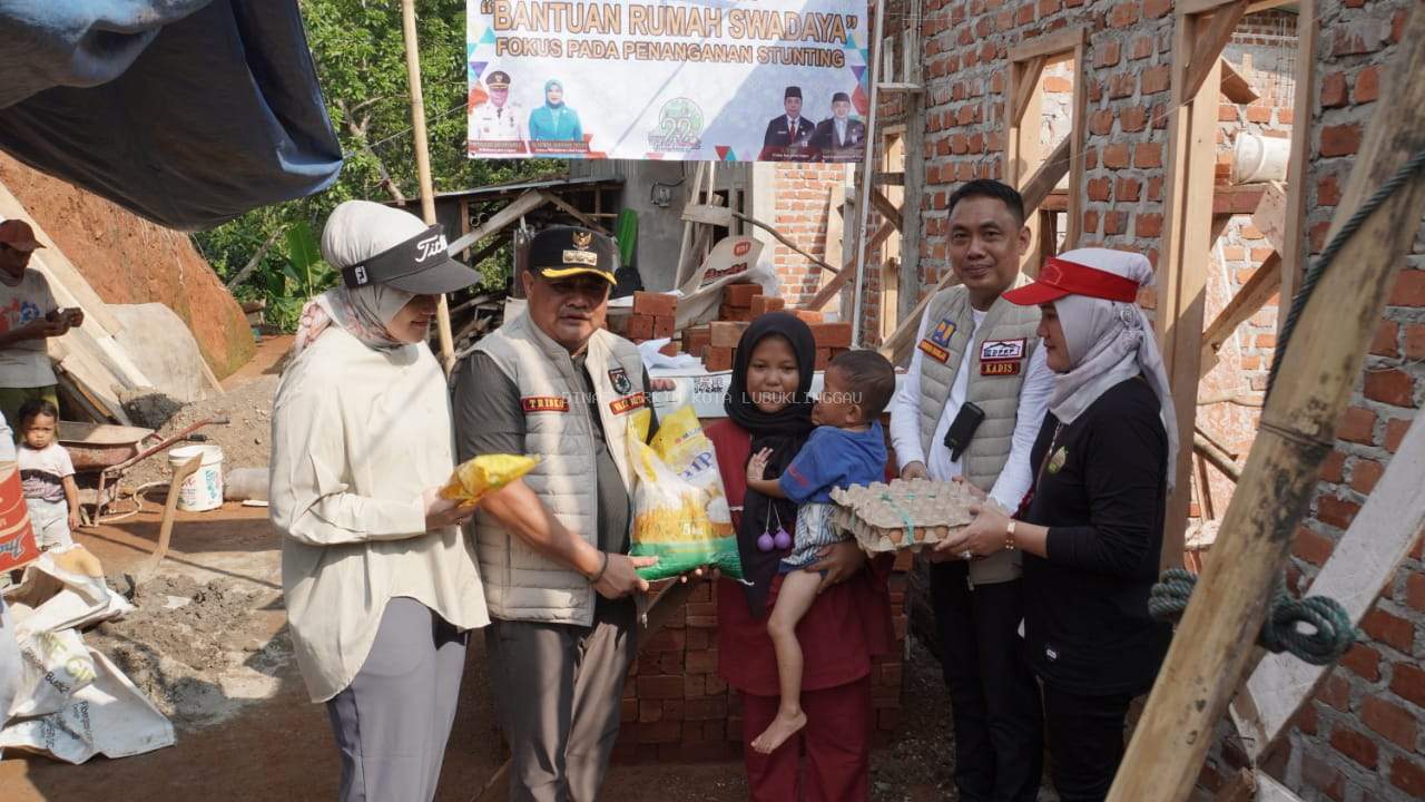 Meninjau program bedah rumah dan support stunting serta PKE